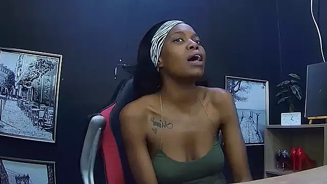 Snapshot of Ebonydivaxxx chatting on 09-16-25, 06:47 Ebonydivaxxx online show from 09-16-25, 06:47