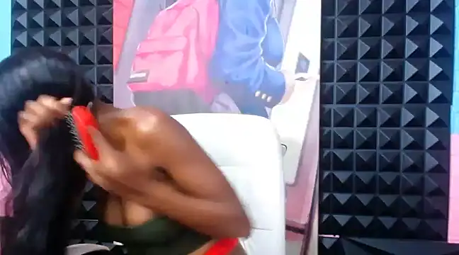 Snapshot of Ebonydivaxxx chatting on 02-19-25, 07:06 Ebonydivaxxx online show from 02-19-25, 07:06