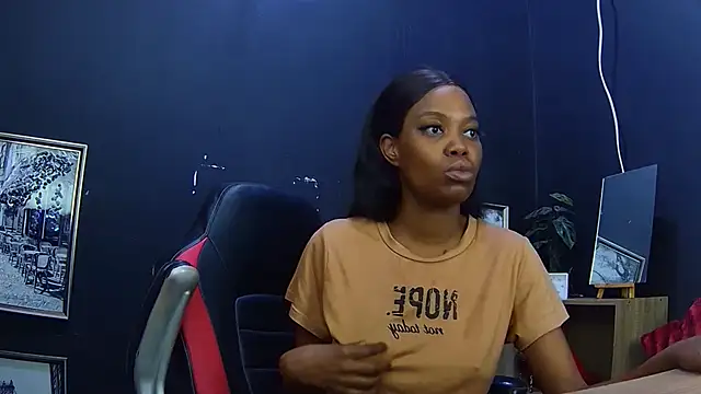 Snapshot of Ebonydivaxxx chatting on 09-18-25, 07:00 Ebonydivaxxx online show from 09-18-25, 07:00
