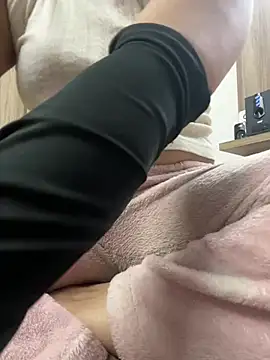 Red-Magic-25 online show from 02-04-25, 06:04