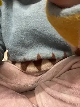 Snapshot of Red-Magic-25 chatting on 02-03-26, 06:51 Red-Magic-25 online show from 02-03-26, 06:51