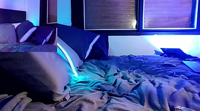 EmilyZoy online show from 02-02-25, 07:25