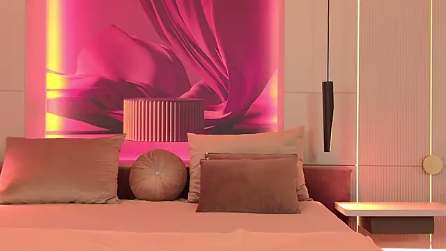 RubyLuxee online show from 11-28-25, 06:24