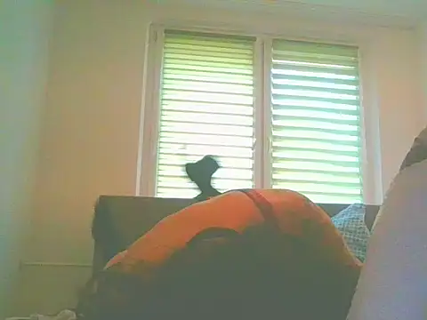 Snapshot of TamaraHardy chatting on 12-17-25, 08:30 TamaraHardy online show from 12-17-25, 08:30