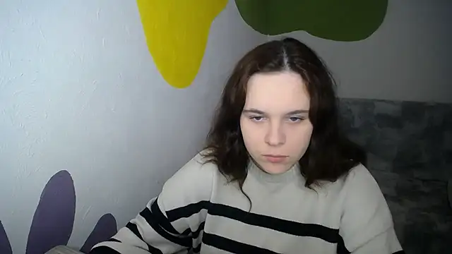 Snapshot of mini_girly chatting on 12-04-25, 01:10 mini girly online show from 12-04-25, 01:10