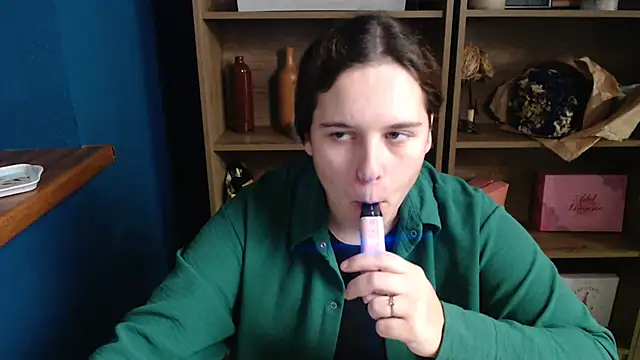 Snapshot of mini_girly chatting on 10-19-25, 03:26 mini girly online show from 10-19-25, 03:26