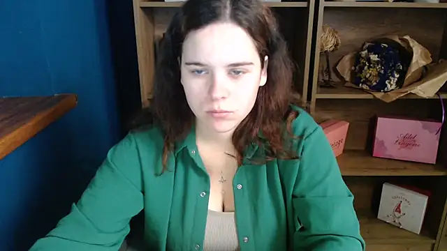 Snapshot of mini_girly chatting on 10-12-25, 10:05 mini girly online show from 10-12-25, 10:05