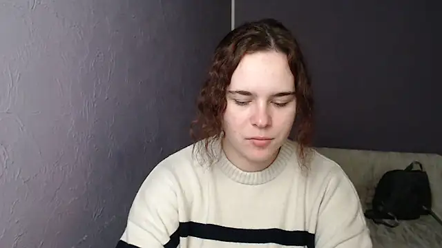 Snapshot of mini_girly chatting on 02-26-25, 01:43 mini girly online show from 02-26-25, 01:43