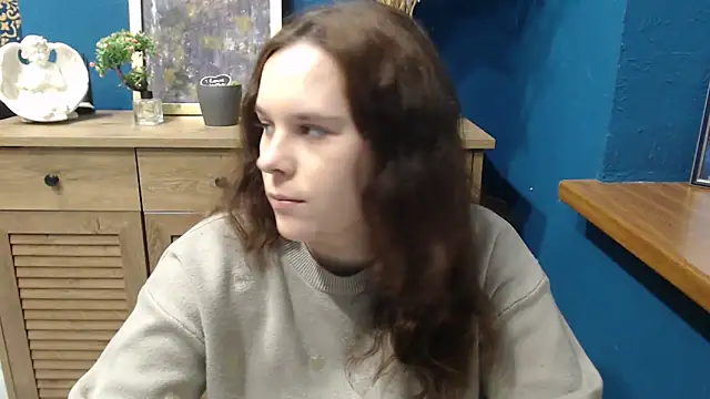 Snapshot of mini_girly chatting on 12-19-25, 01:02 mini girly online show from 12-19-25, 01:02