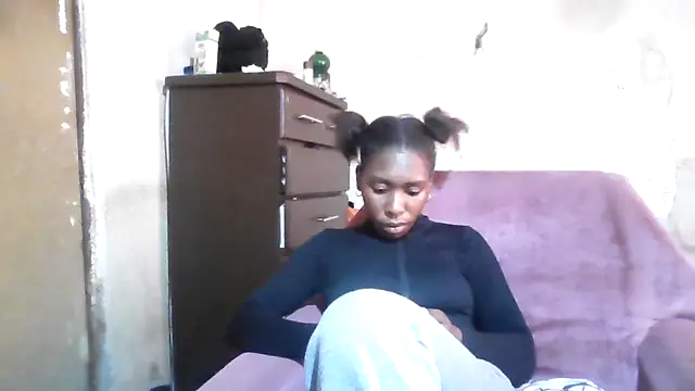 Snapshot of Hotdaily04 chatting on 09-19-25, 07:56 Hotdaily04 online show from 09-19-25, 07:56