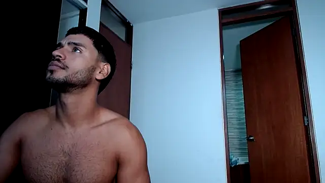 Snapshot of HOTLATINO2025 chatting on 05-08-26, 04:22 HOTLATINO2025 online show from 05-08-26, 04:22