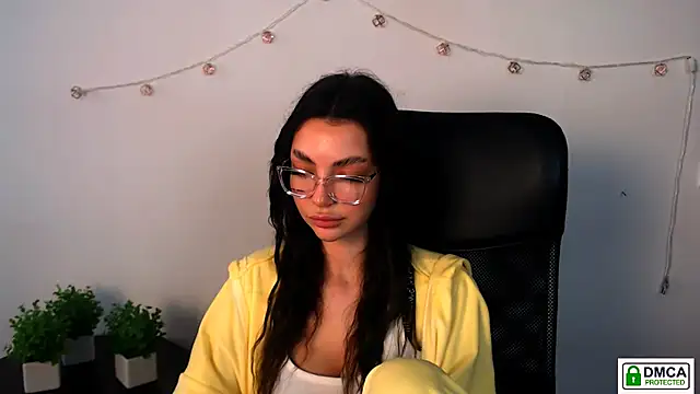 Snapshot of Lexi_Jous chatting on 04-25-26, 01:41 Lexi Jous online show from 04-25-26, 01:41