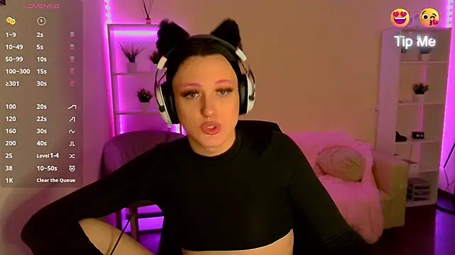 DianaRadrigo online show from 01-22-25, 03:18