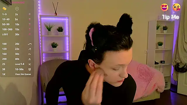 DianaRadrigo online show from 01-26-25, 08:57