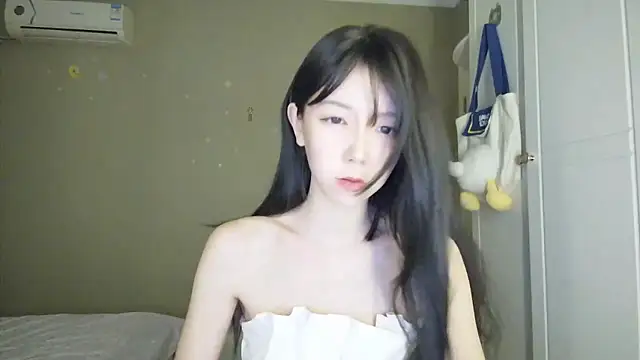 Snapshot of Ciri-CC chatting on 04-04-26, 03:18 Ciri-CC online show from 04-04-26, 03:18