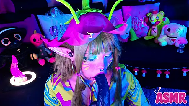 LaytonBox online show from 10-26-25, 01:44