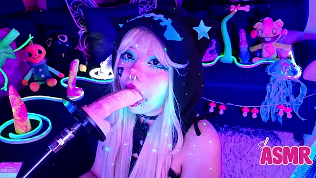 LaytonBox online show from 11-10-25, 01:27