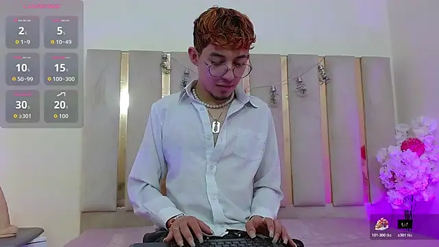 Axel tay online show from 10-21-25, 03:50