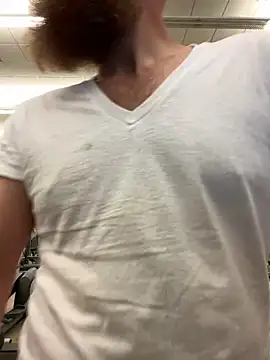 Snapshot of 32XRedBeard chatting on 01-15-25, 03:39 32XRedBeard online show from 01-15-25, 03:39