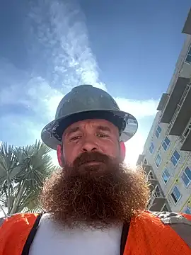 Snapshot of 32XRedBeard chatting on 02-18-25, 06:37 32XRedBeard online show from 02-18-25, 06:37