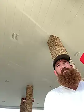 Snapshot of 32XRedBeard chatting on 02-18-25, 09:42 32XRedBeard online show from 02-18-25, 09:42