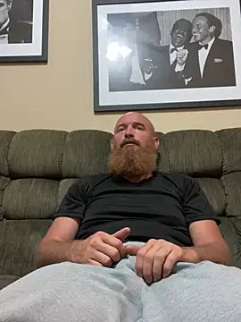 Snapshot of 32XRedBeard chatting on 05-22-26, 09:51 32XRedBeard online show from 05-22-26, 09:51