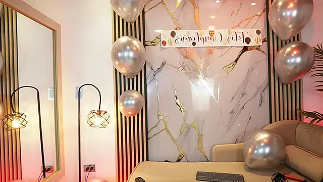 Emma Walkerr  online show from 03-12-26, 07:40