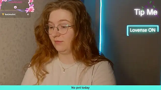 LesyaOxi online show from 01-17-25, 06:04