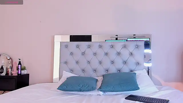 Jullya x online show from 02-26-25, 12:16