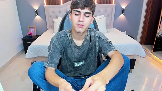 Tommy18   online show from 02-21-26, 03:30