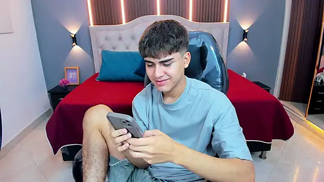 Tommy18   online show from 02-10-26, 03:27