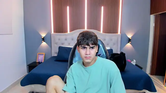 Tommy18   online show from 11-16-25, 03:33