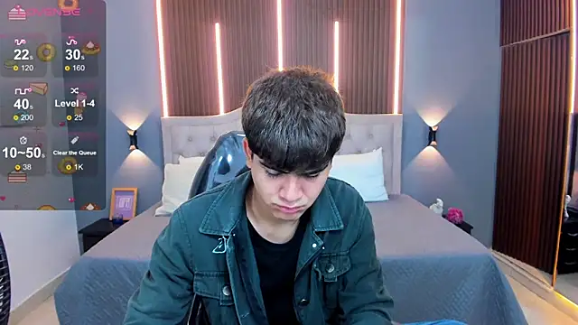 Tommy18   online show from 11-23-25, 03:38