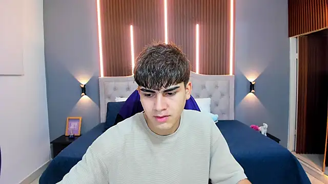 Tommy18   online show from 10-18-25, 03:30