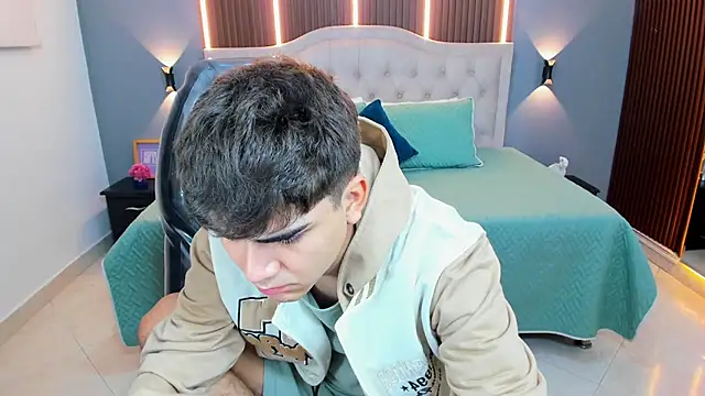 Tommy18   online show from 02-17-26, 03:37