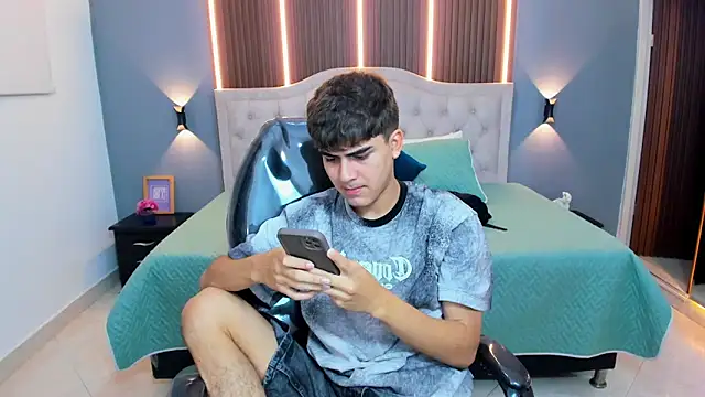 Tommy18   online show from 02-18-26, 03:26