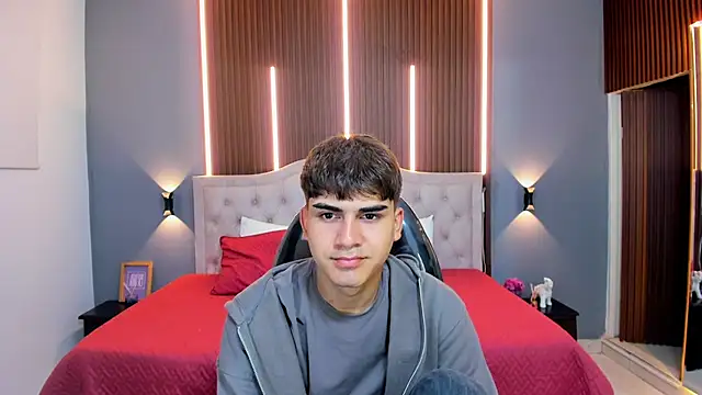 Tommy18   online show from 10-29-25, 03:27