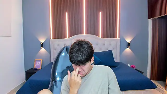 Tommy18   online show from 12-05-25, 03:27