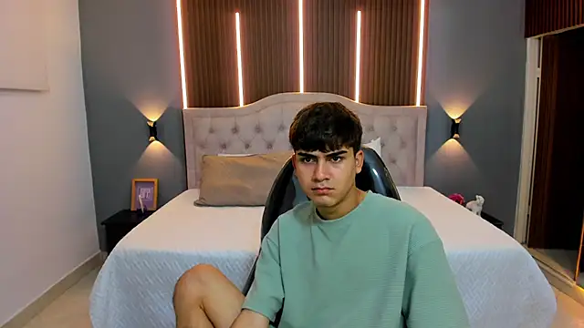 Tommy18   online show from 11-09-25, 03:32