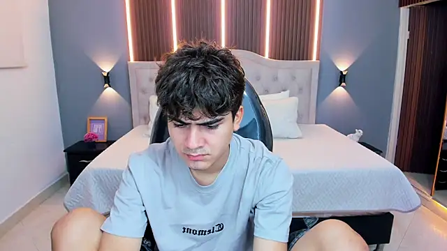 Tommy18   online show from 03-22-26, 03:54