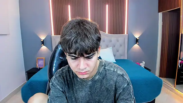 Tommy18   online show from 11-26-25, 03:28