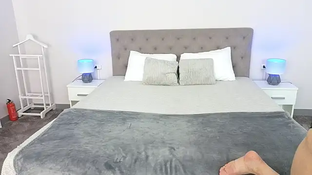 ArielGemme online show from 04-18-26, 01:02