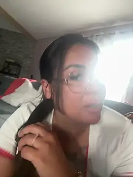 Snapshot of MelissathequeenOff chatting on 06-02-26, 11:32 MelissathequeenOff online show from 06-02-26, 11:32