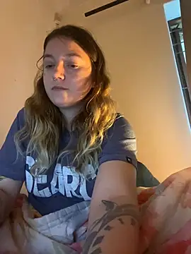 Snapshot of ariaawakelinn_ chatting on 01-07-25, 05:33 ariaawakelinn online show from 01-07-25, 05:33