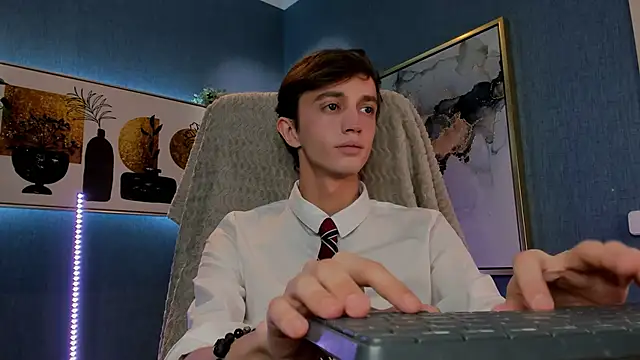 John Weasley online show from 11-30-25, 01:56