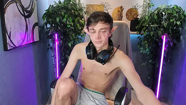 John Weasley online show from 10-22-25, 08:36