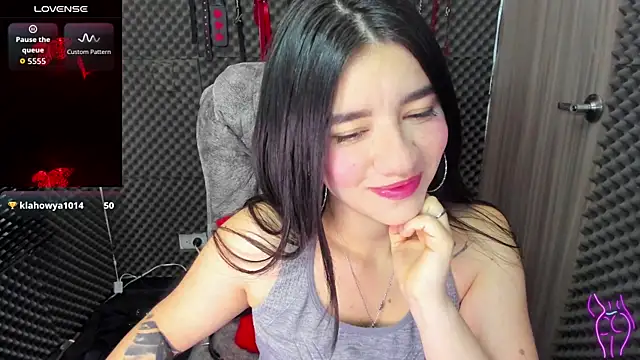 lilihot  online show from 10-16-25, 02:47