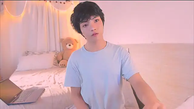 Snapshot of AllanYong18 chatting on 11-11-25, 02:50 AllanYong18 online show from 11-11-25, 02:50