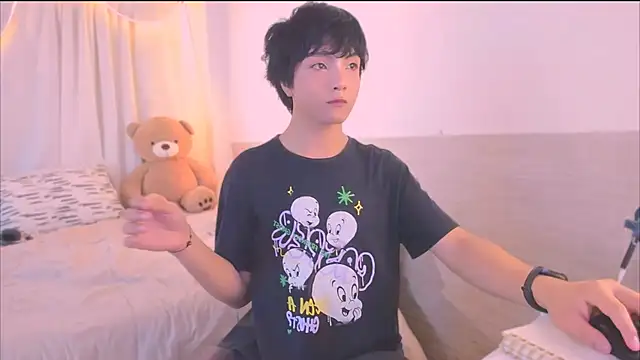 Snapshot of AllanYong18 chatting on 11-04-25, 04:16 AllanYong18 online show from 11-04-25, 04:16