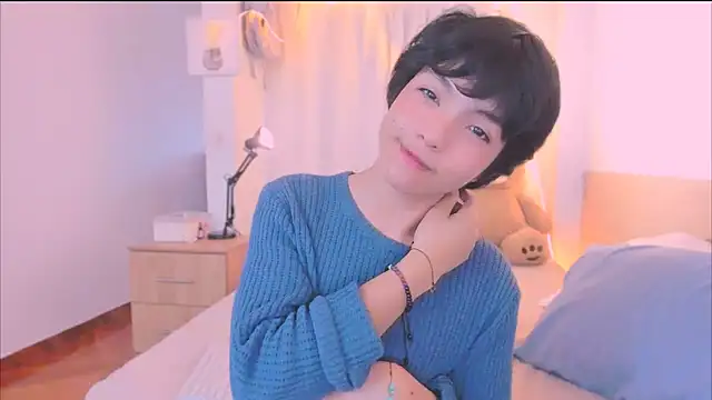 Snapshot of AllanYong18 chatting on 12-18-25, 12:09 AllanYong18 online show from 12-18-25, 12:09